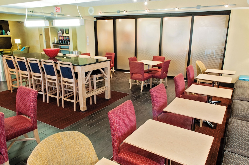 Hampton Inn Louisville North Clarksville - photo 42
