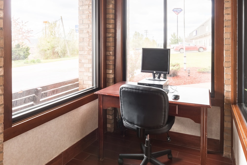 Quality Express Inn & Suites - photo 3