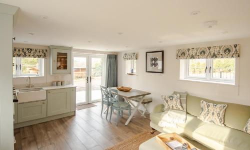 Finwood Green Farm Holiday Cottages The Calf Shed and The Milk Parlour — hotel in Henley In Arden