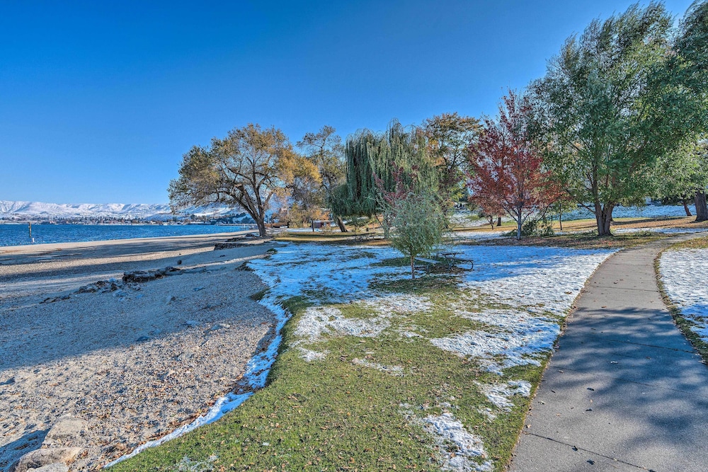 Steps to Lake Chelan Condo with Resort Amenities - photo 16