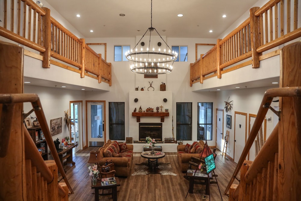 Creekside Lodge and Cabins - photo 2