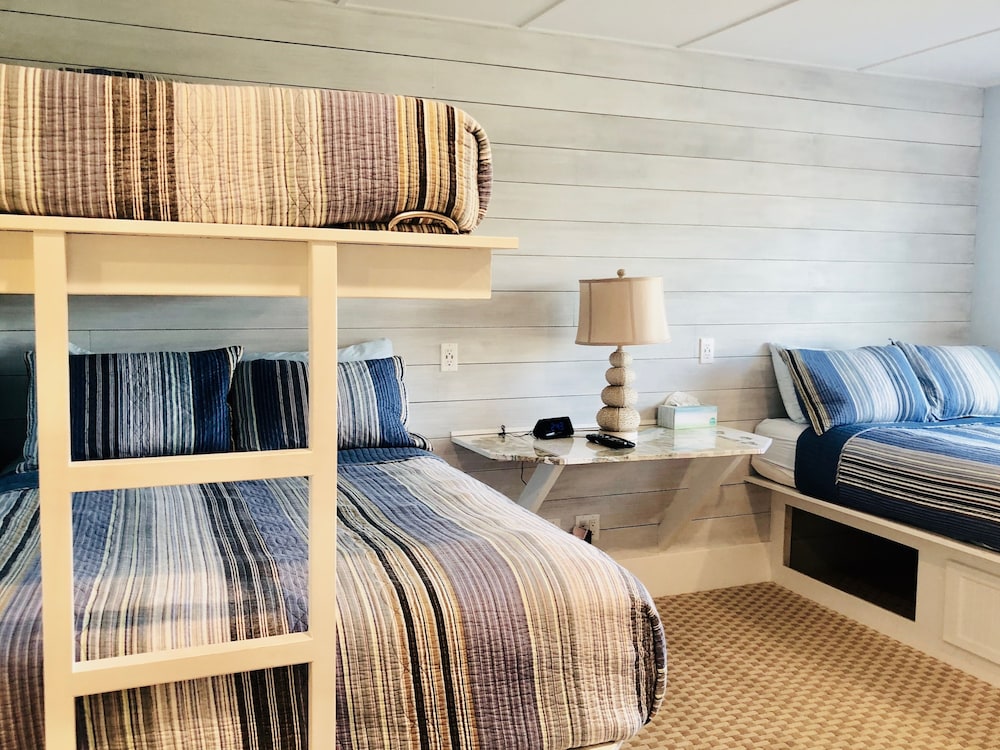 Driftwood Inn and Seaside Lodges - photo 21