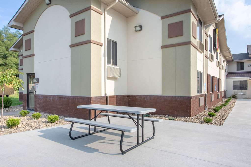 Super 8 by Wyndham Weston WV - photo 15