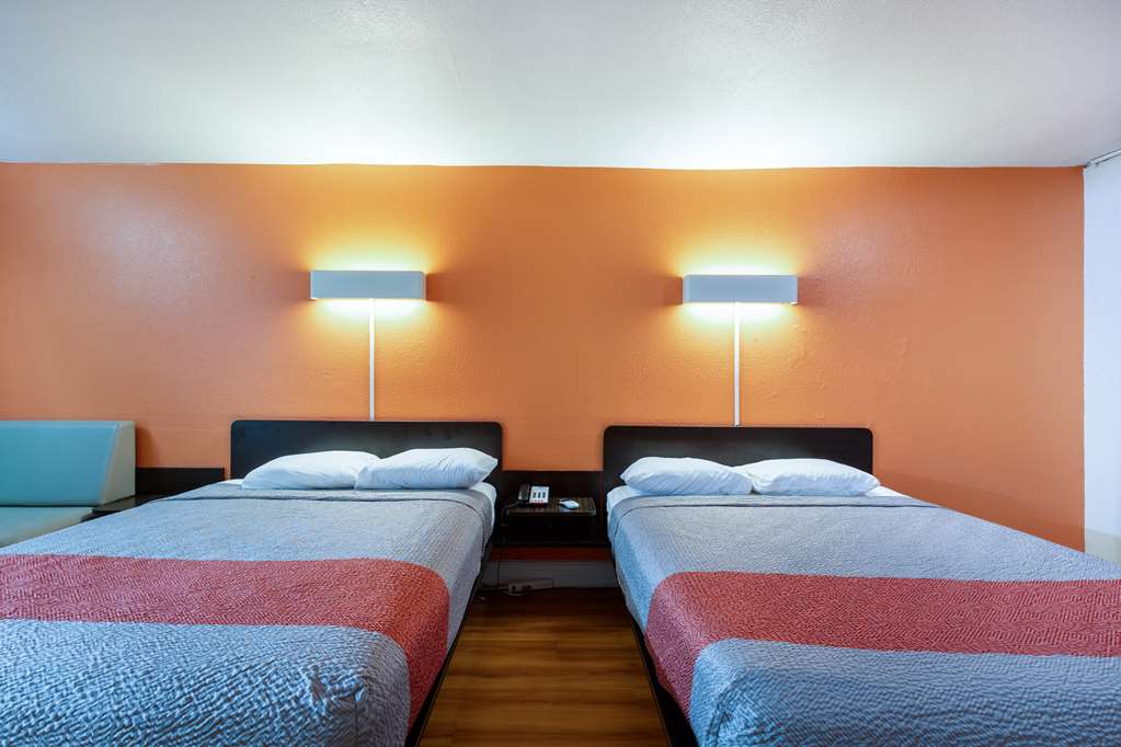 Motel 6 Houston TX East - photo 10