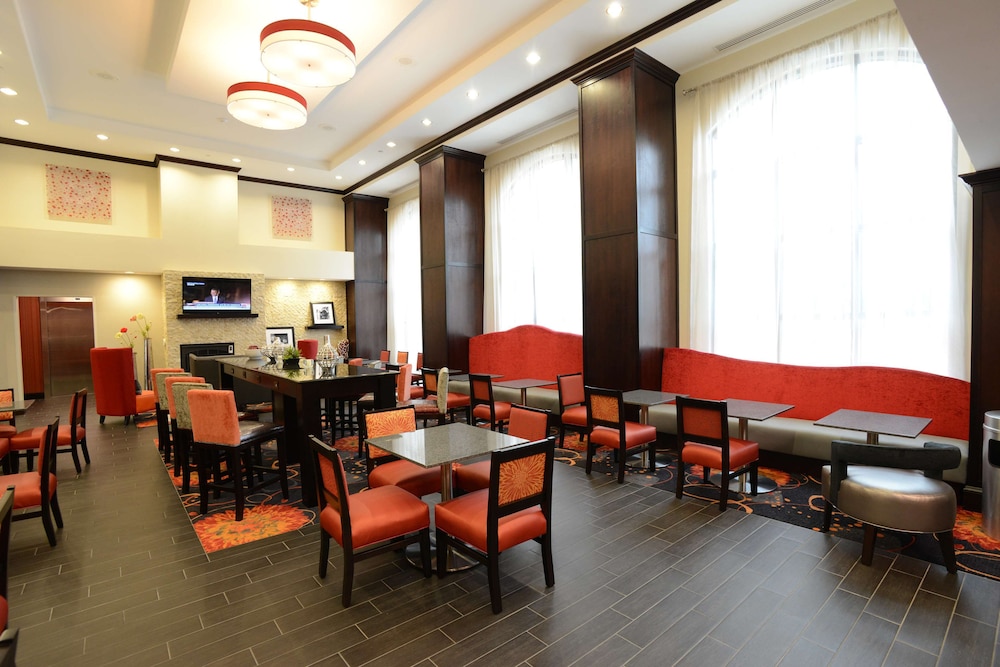 Hampton Inn & Suites Albany At Albany Mall - photo 42