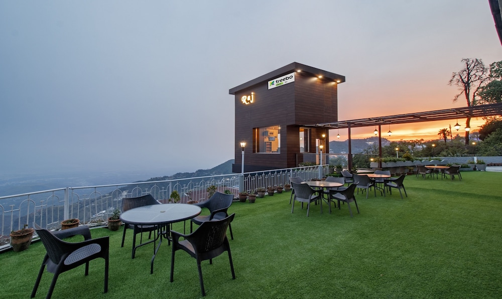 Treebo Raj Mall Road - last minute hotel in Dehra Dun