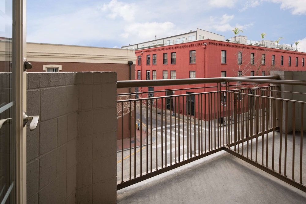 Embassy Suites by Hilton New Orleans - photo 28