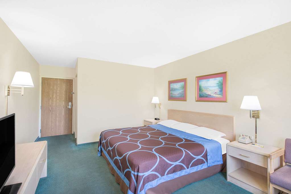 Super 8 by Wyndham Canandaigua - photo 9