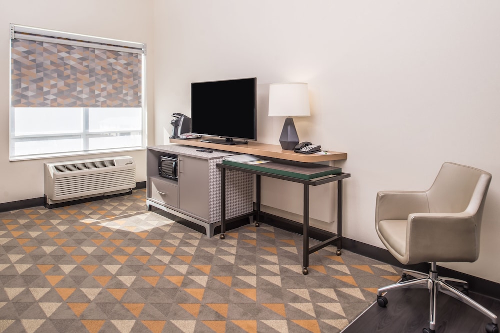 Holiday Inn Joplin an IHG Hotel - photo 5