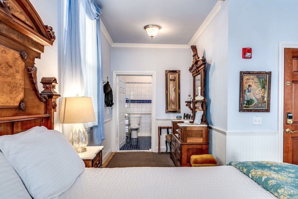 The Dutch Flat Hotel - photo 10