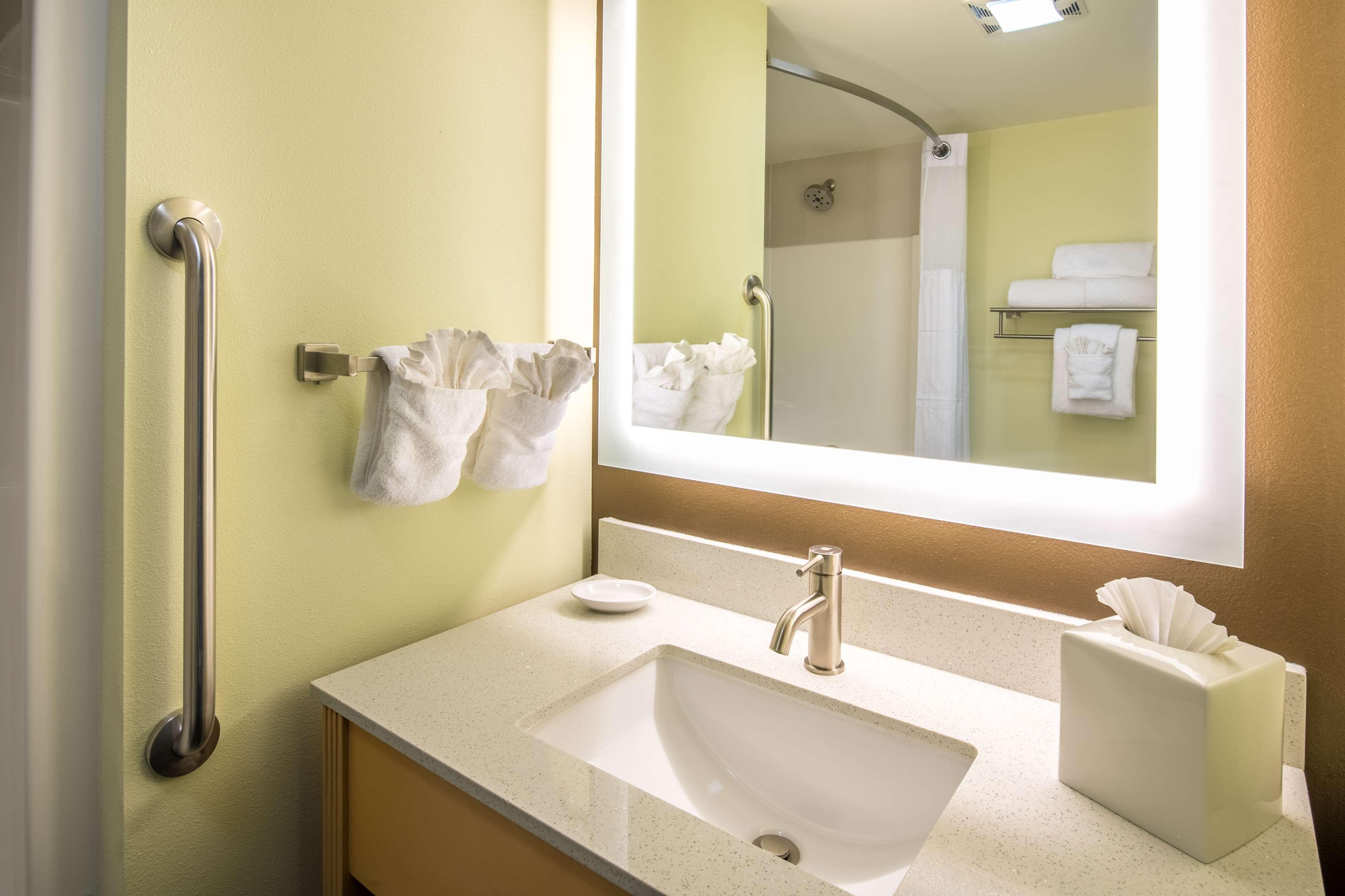 Red Lion Inn & Suites Everett - photo 22