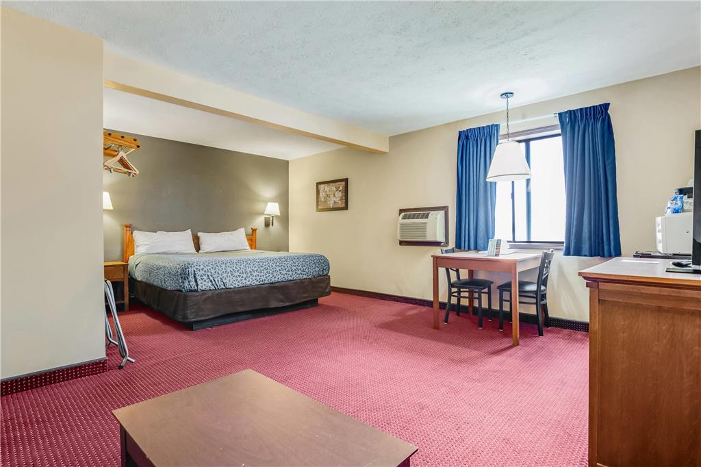 Econo Lodge Junction City I 70 Near Fort Riley - photo 36
