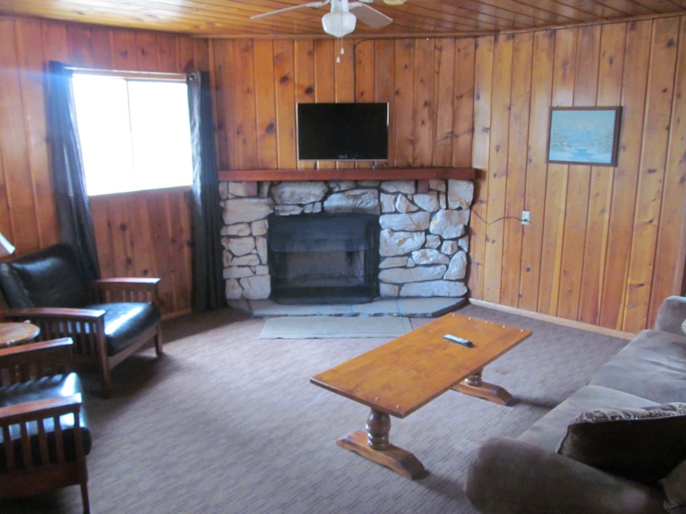 Lazy Oaks Resort - photo 8