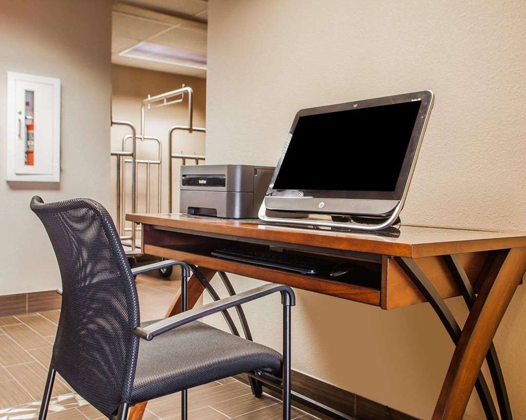 Comfort Inn Marshalltown South - photo 25