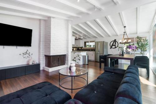 Avengers HQ Hot Tub Close to Disney Parking in Anaheim, United States