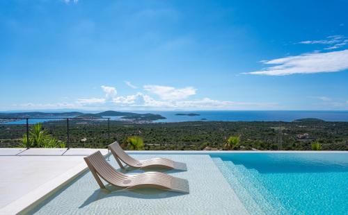 Luxury seaview Villa Grandeca — 4-Star Luxury Hotel in Rogoznica, Croatia