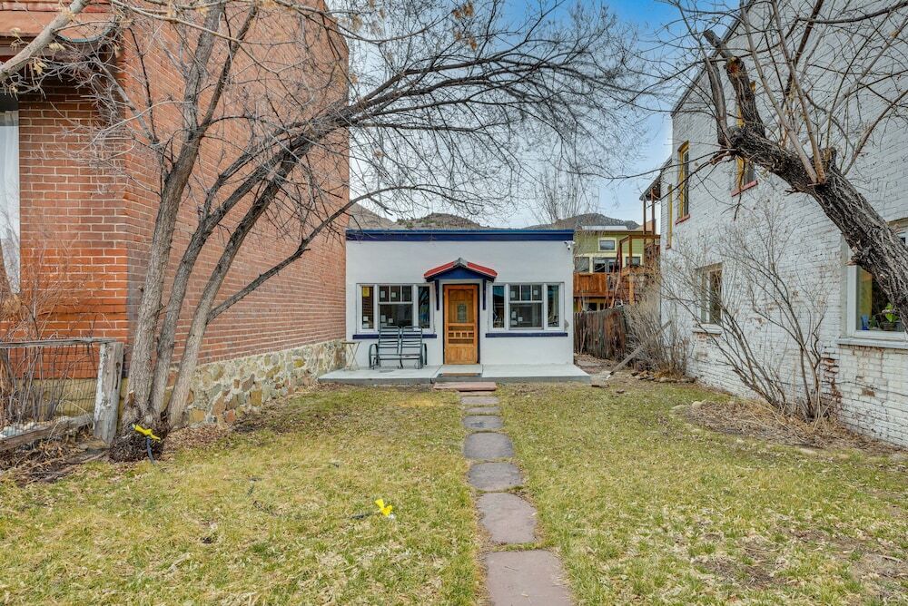 0601 Downtown Salida Cottage W Fireplace Yard 17919366 — Salida