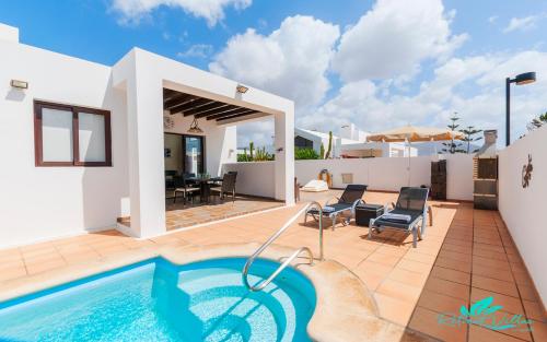 Rosa Blanca in Playa Blanca, Spain