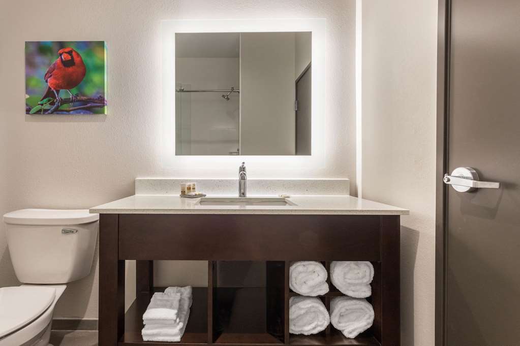 La Quinta Inn & Suites by Wyndham Bloomington - photo 27