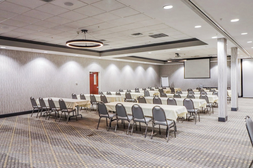 Holiday Inn Quincy East by IHG - photo 38