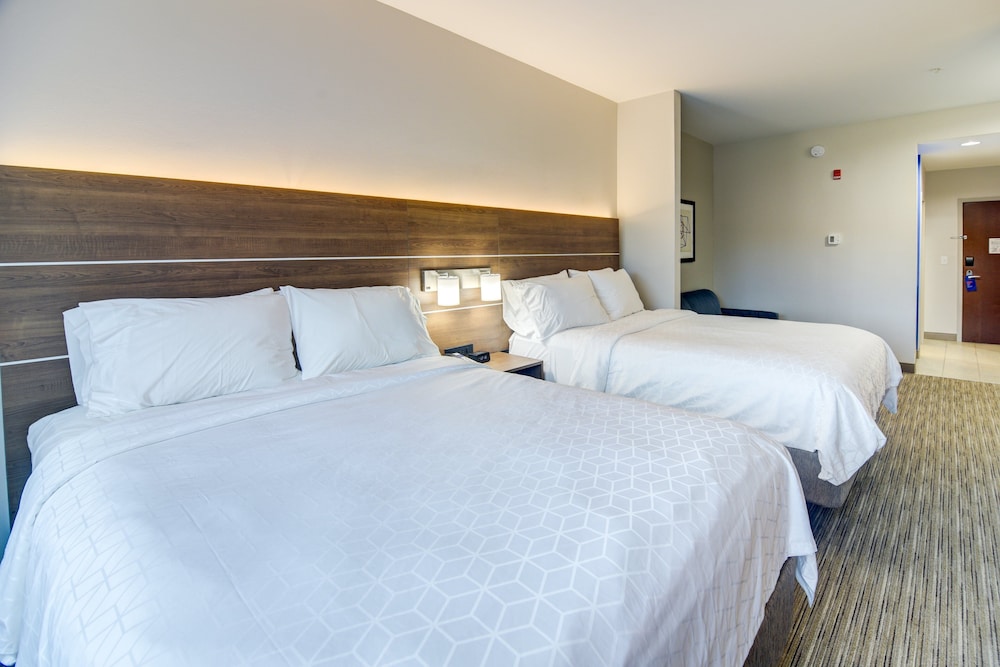 Holiday Inn Express & Suites Foley by IHG - photo 26