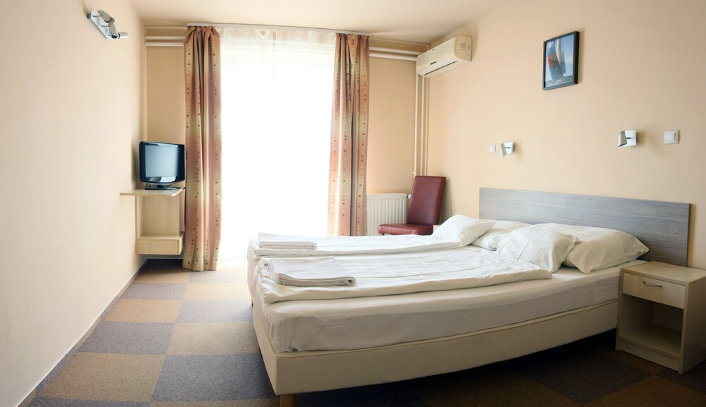 Hotel Monopoly — Balatonalmadi — photo 4