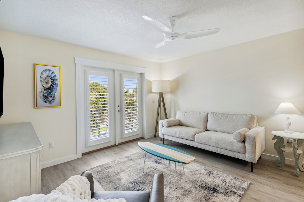 Seahorse Oceanfront Inn - photo 51