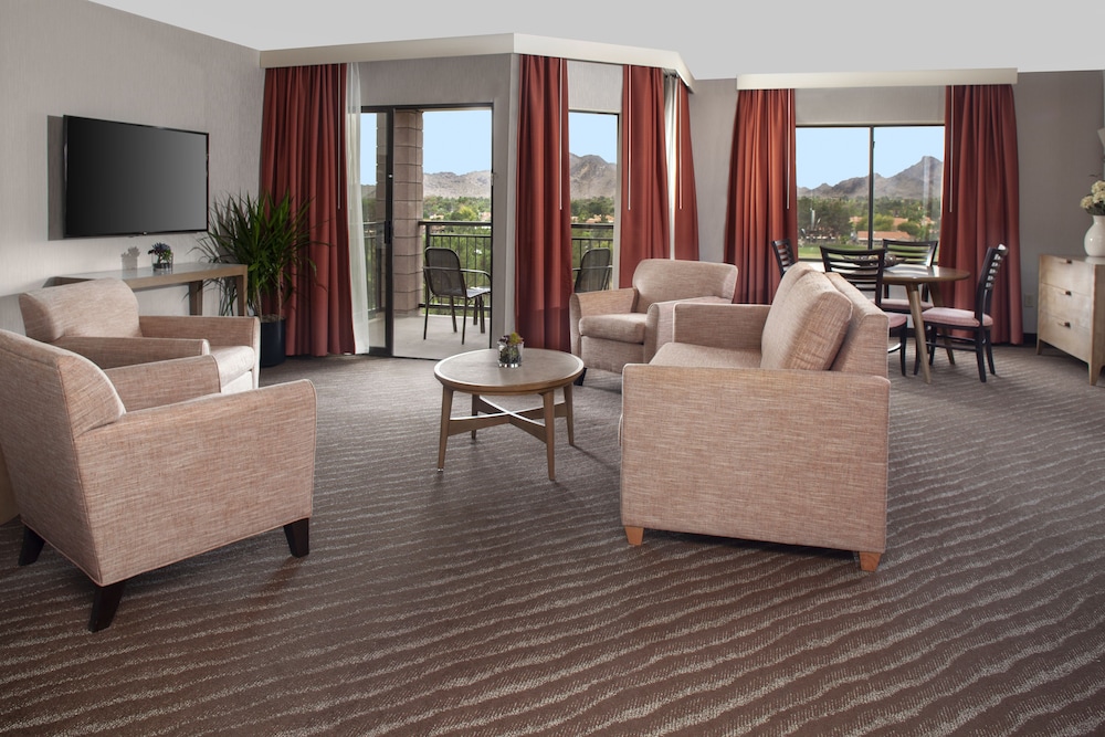 Embassy Suites by Hilton Phoenix Scottsdale - photo 17