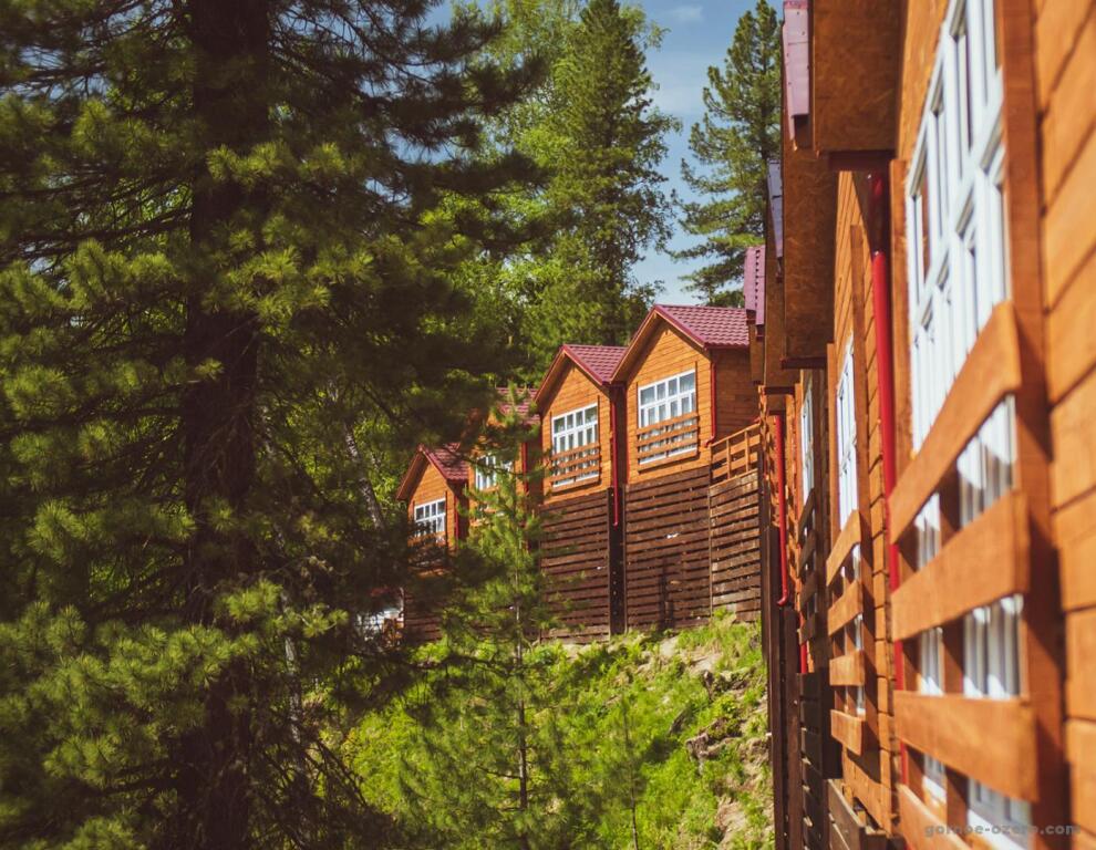 Tourist Complex Gornoe Ozero - carbon neutral hotel in Artybash