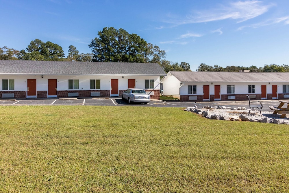 Rodeway Inn & Suites Walhalla - photo 25