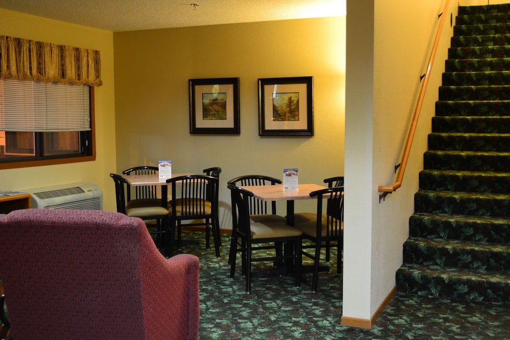Carrington Inn & Suites - photo 4