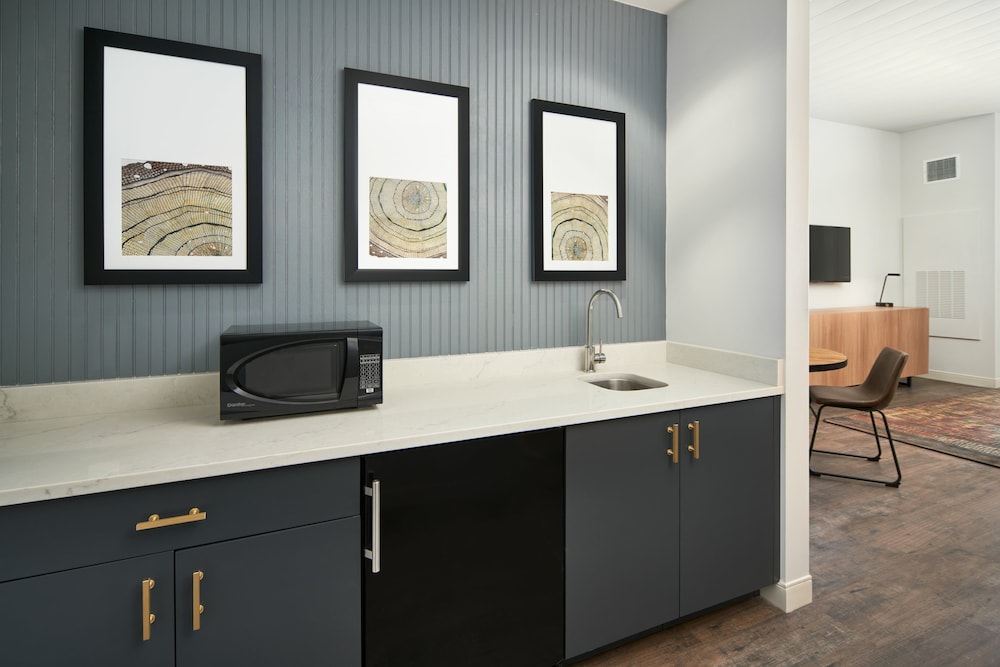 Hotel Indigo Tallahassee Collegetown by IHG - photo 24