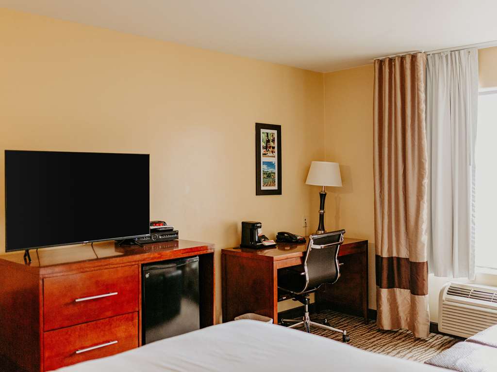 Comfort Inn Pomona near Fairplex - photo 35