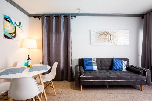 Apartment Flor Azul Las Americas — 4-Star Luxury Hotel in Playa De Las Americas, Spain