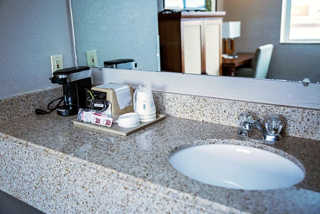 Super 8 by Wyndham Holbrook - photo 4