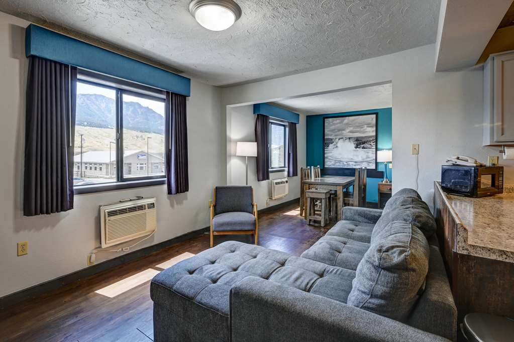 Super 8 by Wyndham Gardiner Yellowstone Park Area - photo 57