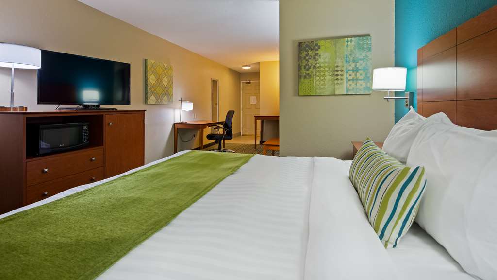 Best Western Plus Menomonie Inn & Suites - photo 8