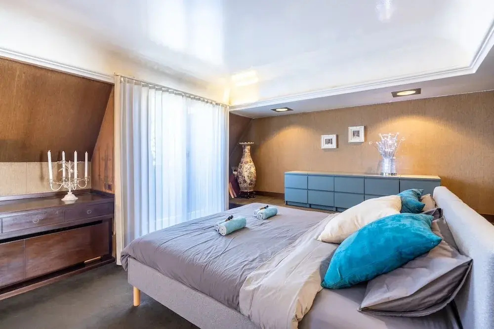 Attico di lusso con terrazzo a 10 Minuti dal Duomo — 4-Star Luxury Hotel in Milan, Italy
