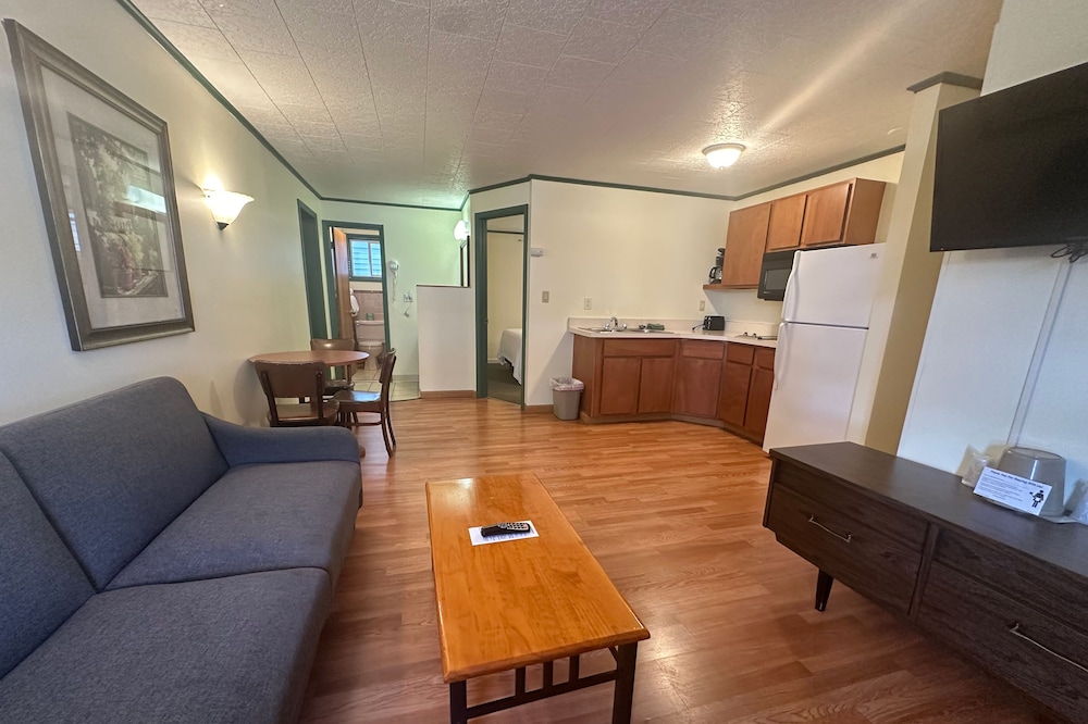 O'Sullivan's On The Lake Motel - photo 16
