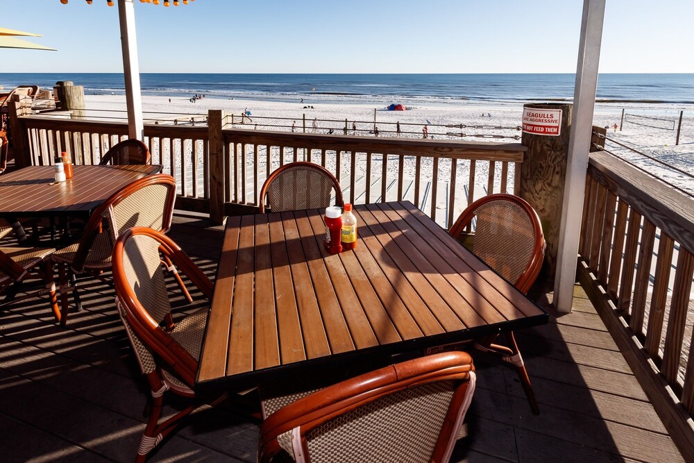 Pelican Isle 215 by RedAwning - photo 21