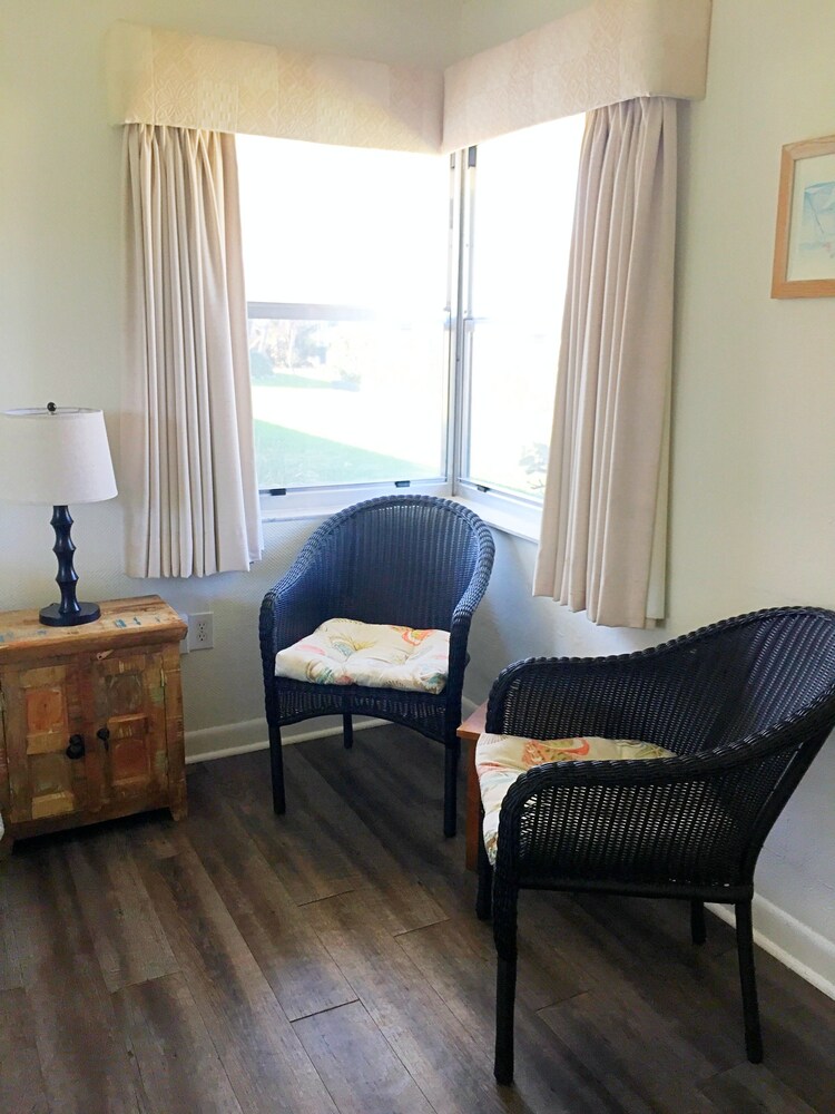 Surf Studio Beach Resort - photo 19