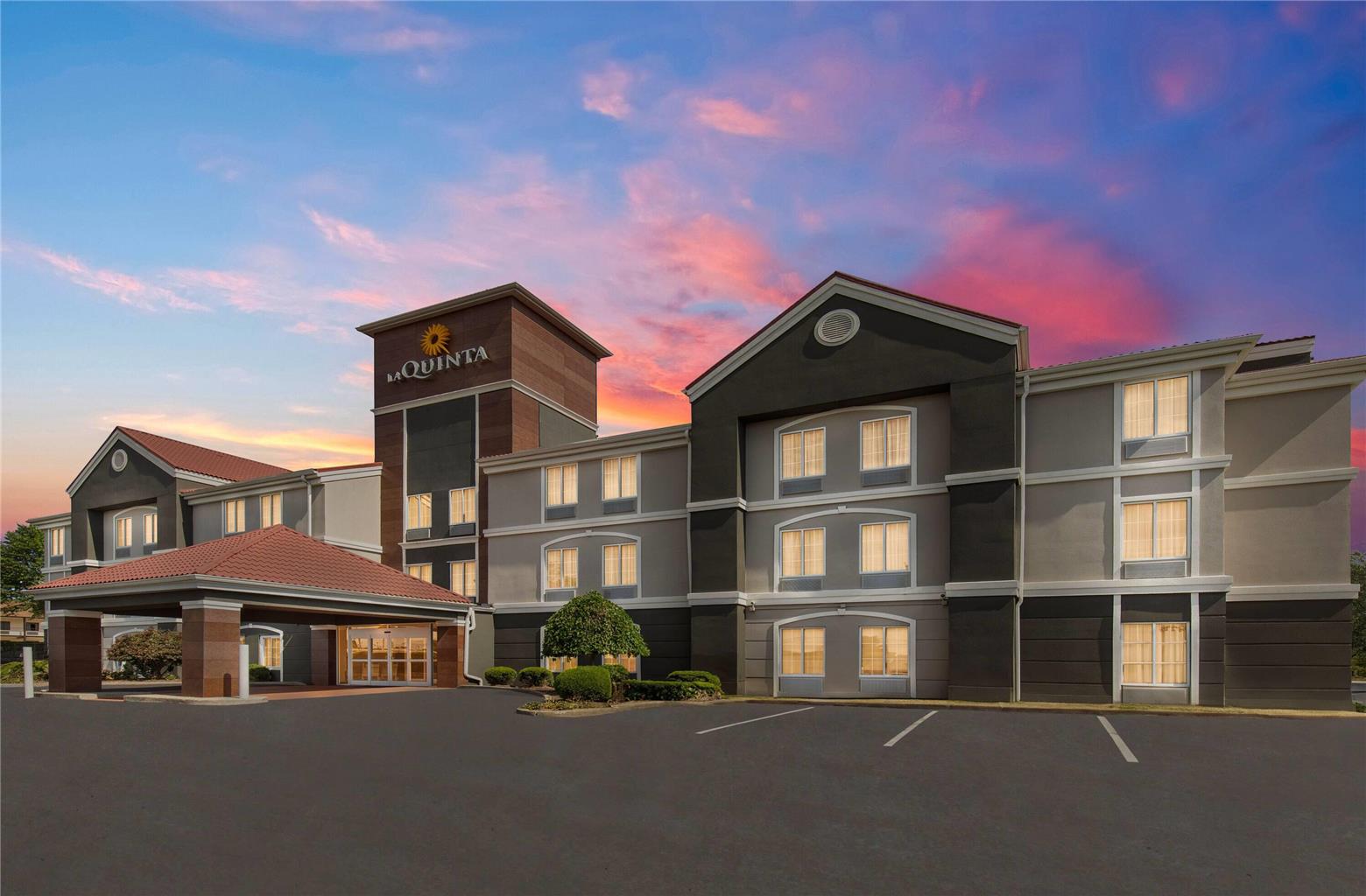 La Quinta Inn & Suites by Wyndham Lexington South Hamburg - photo 6