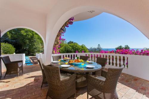 Casa dos Cardos — 4-Star Luxury Hotel in Luz, Portugal