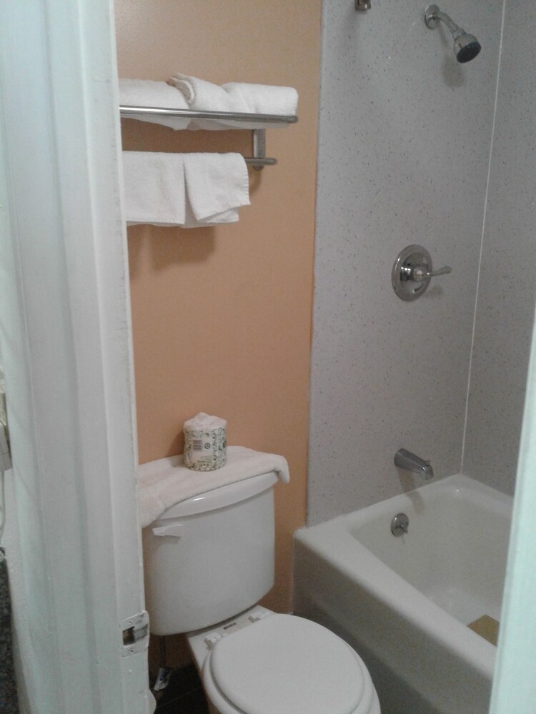 Budget Inn Express South Carolina - photo 10