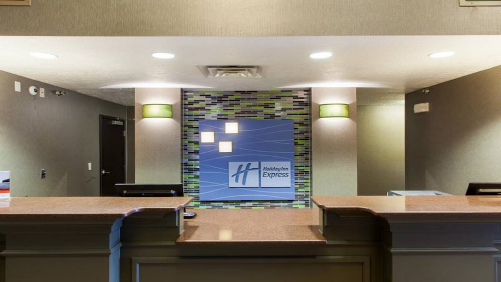 Holiday Inn Express & Suites Brandon an IHG Hotel - photo 3