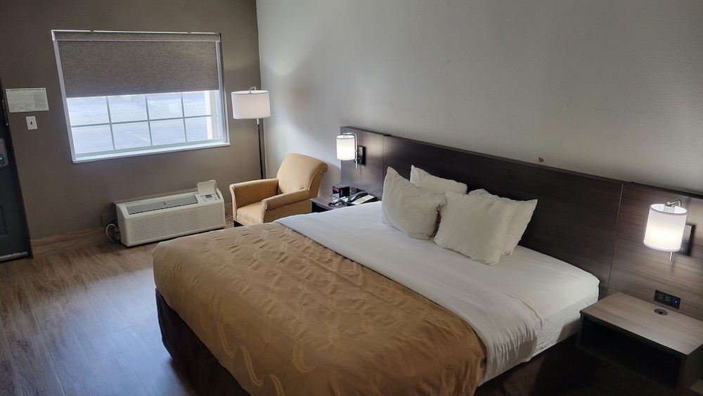 Quality Inn Forsyth near GA Public Safety Training Center - photo 3