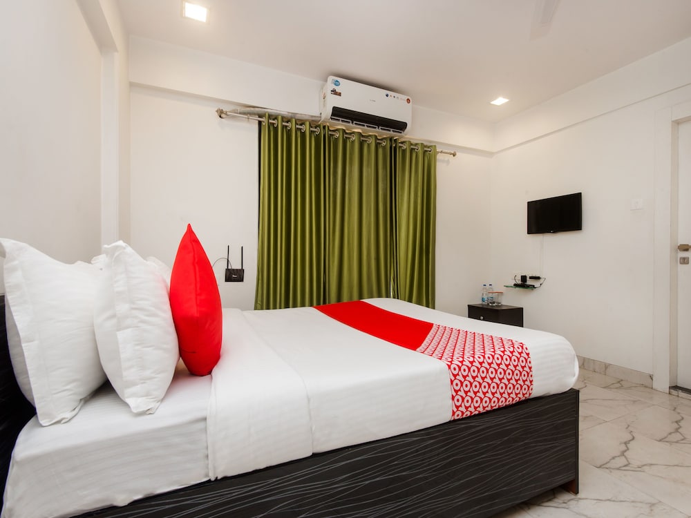 OYO 11951 Vatsala Suites