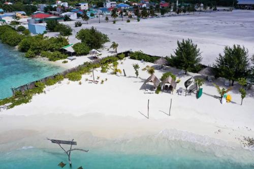 Ocean Waves Inn - carbon neutral hotel in Unknown City