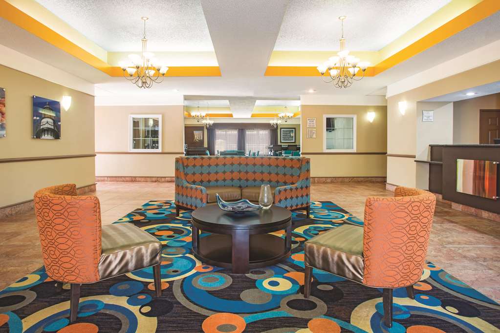 La Quinta Inn & Suites by Wyndham Kingsland Kings Bay - photo 4