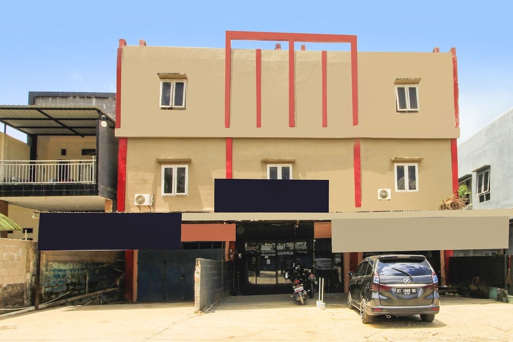 Oyo 91855 Big Hotel Kendari — Kendari